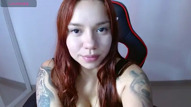 Snapshot of samantha_tattu chatting on 18, 2, 2025 samantha tattu online show from 18, 2, 2025