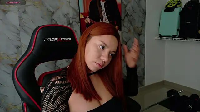 Snapshot of samantha_tattu chatting on 10, 10, 2025 samantha tattu online show from 10, 10, 2025