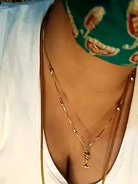 tuttifrutti17 online show from 4, 1, 2025