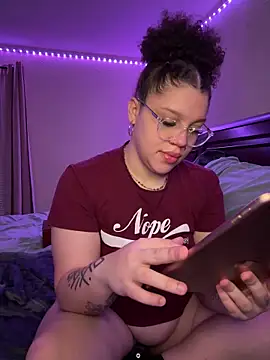 Snapshot of QueenNuttCollector chatting on 22, 2, 2026 QueenNuttCollector online show from 22, 2, 2026