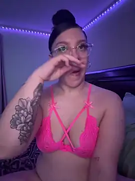 Snapshot of QueenNuttCollector chatting on 1, 3, 2026 QueenNuttCollector online show from 1, 3, 2026