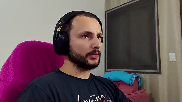 Snapshot of iurytx chatting on 4, 2, 2026 iurytx online show from 4, 2, 2026