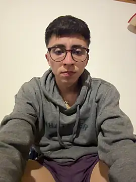 CamiRojas boy online show from 5, 11, 2025