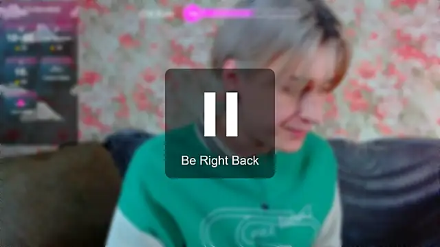 Snapshot of _YummyTony_ chatting on 6, 1, 2025 YummyTony online show from 6, 1, 2025