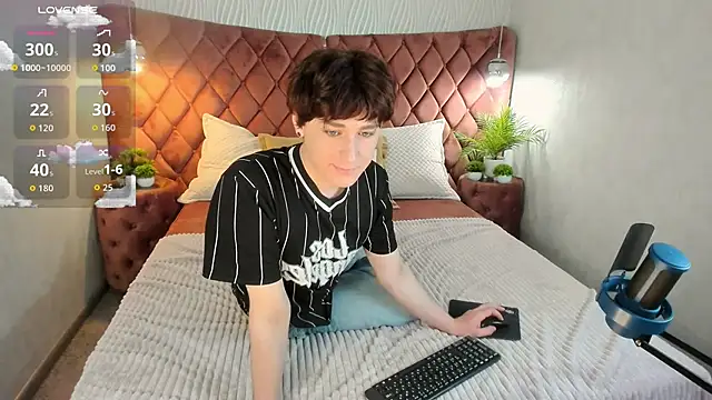 Snapshot of _YummyTony_ chatting on 2, 2, 2026 YummyTony online show from 2, 2, 2026