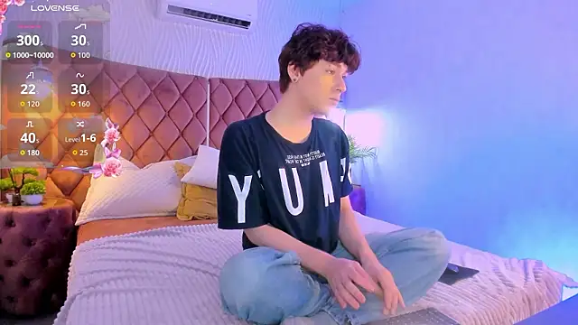 Snapshot of _YummyTony_ chatting on 3, 2, 2026 YummyTony online show from 3, 2, 2026