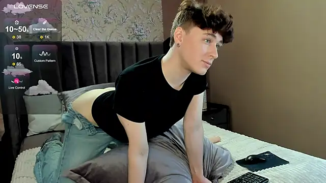 Snapshot of _YummyTony_ chatting on 27, 2, 2026 YummyTony online show from 27, 2, 2026