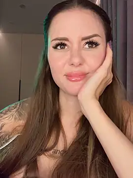 Snapshot of Alina_Vibe_Me chatting on 10, 4, 2026 Alina Vibe Me online show from 10, 4, 2026