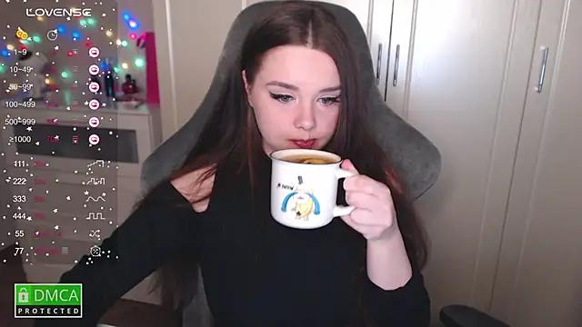 Snapshot of aliice_cutie chatting on 1, 3, 2025 aliice cutie online show from 1, 3, 2025