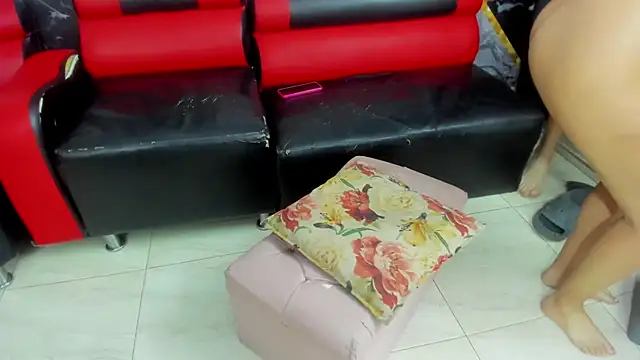 hot-threesome online show from 5, 2, 2026