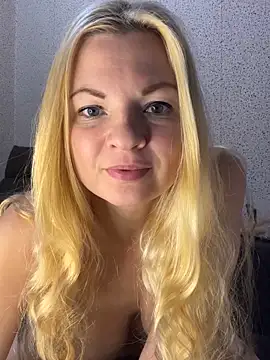 Snapshot of Julia_beauty chatting on 17, 12, 2025 Julia beauty online show from 17, 12, 2025