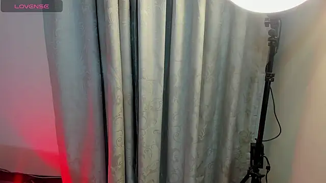 Snapshot of xhinata_hyugax chatting on 11, 9, 2025 xhinata hyugax online show from 11, 9, 2025