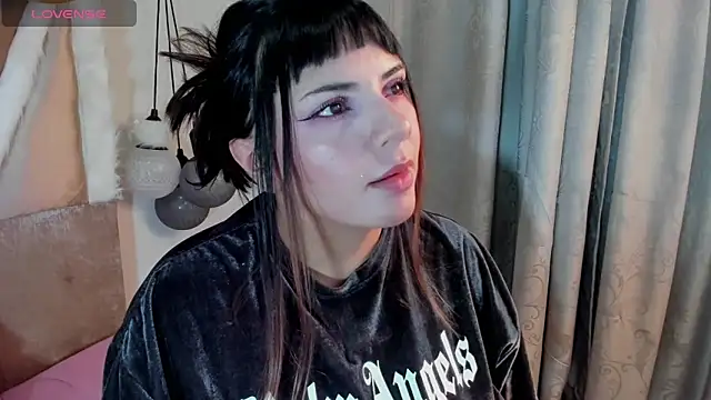 Snapshot of xhinata_hyugax chatting on 13, 9, 2025 xhinata hyugax online show from 13, 9, 2025