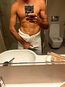 Snapshot of Fellix chatting on 28, 10, 2025 Fellix online show from 28, 10, 2025