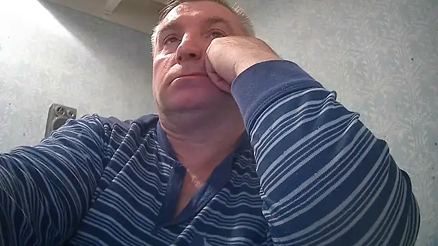 Snapshot of GYurmoka70 chatting on 4, 10, 2025 GYurmoka70 online show from 4, 10, 2025