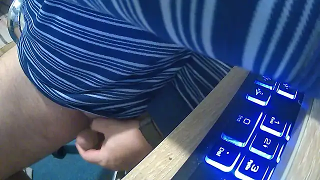 Snapshot of GYurmoka70 chatting on 26, 10, 2025 GYurmoka70 online show from 26, 10, 2025