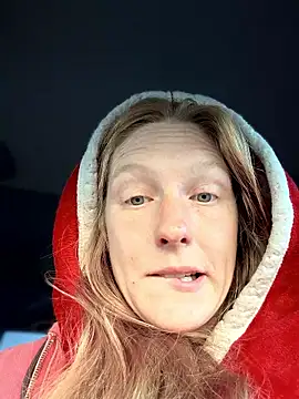 Snapshot of GoldenFlameGoddess chatting on 13, 1, 2026 GoldenFlameGoddess online show from 13, 1, 2026