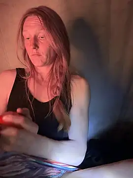 Snapshot of GoldenFlameGoddess chatting on 5, 4, 2026 GoldenFlameGoddess online show from 5, 4, 2026
