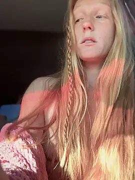 Snapshot of GoldenFlameGoddess chatting on 7, 7, 2026 GoldenFlameGoddess online show from 7, 7, 2026