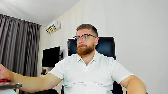 Findom guy online show from 5, 4, 2026