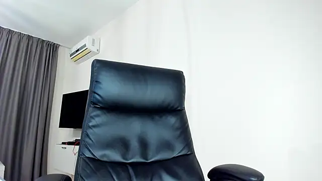 Findom guy online show from 15, 4, 2026