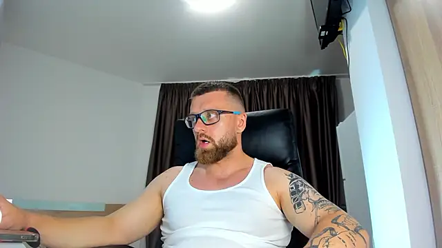 Snapshot of Findom_guy chatting on 7, 7, 2026 Findom guy online show from 7, 7, 2026