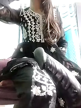 Snapshot of Noor_Darliing chatting on 7, 1, 2025 Noor Darliing online show from 7, 1, 2025