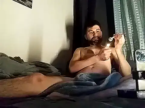 Snapshot of hotraillX chatting on 5, 12, 2024 hotraillX online show from 5, 12, 2024