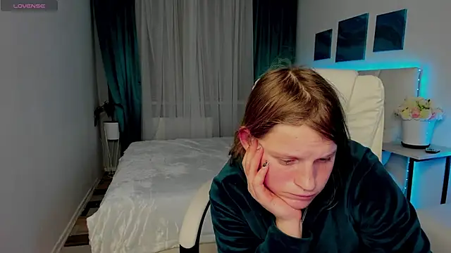 Kathlyn  Heath online show from 9, 3, 2025