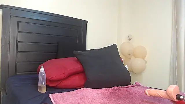 Snapshot of NIKKIE_LOVE chatting on 2, 3, 2025 NIKKIE LOVE online show from 2, 3, 2025