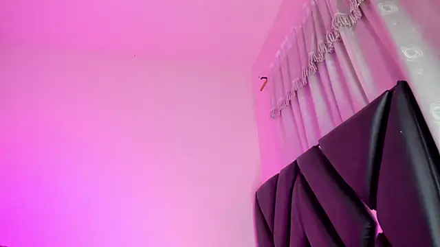 stephany doll  online show from 11, 4, 2026