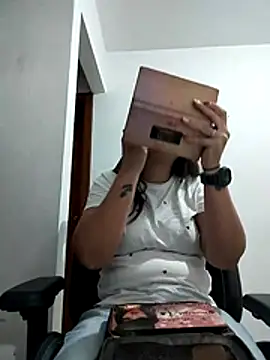 Mia Hampton online show from 11, 1, 2026