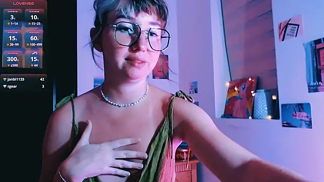 Cosmo Riri online show from 26, 3, 2026