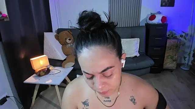 Cuttiealice online show from 5, 3, 2025