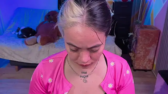 Cuttiealice online show from 4, 11, 2025