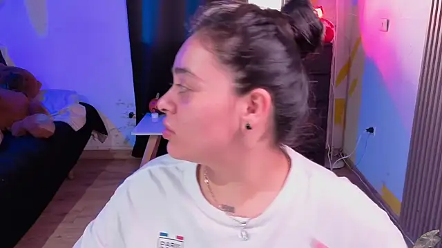 Cuttiealice online show from 17, 11, 2025