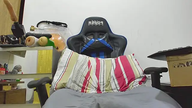 hugeeblackcock online show from 8, 11, 2025