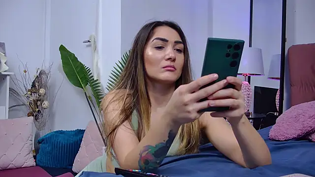 Snapshot of NicolLopeze chatting on 23, 2, 2025 NicolLopeze online show from 23, 2, 2025