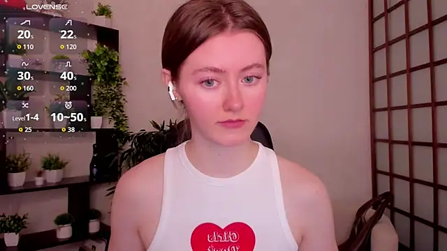 Snapshot of KateCuddle chatting on 10, 3, 2026 KateCuddle online show from 10, 3, 2026