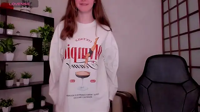 Snapshot of KateCuddle chatting on 18, 3, 2026 KateCuddle online show from 18, 3, 2026