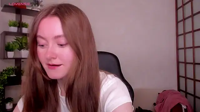 Snapshot of KateCuddle chatting on 10, 4, 2026 KateCuddle online show from 10, 4, 2026