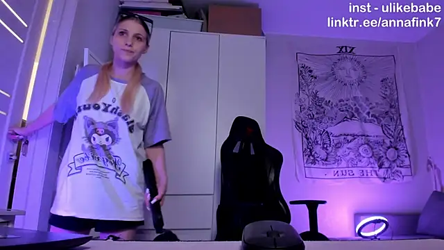 Snapshot of Anna_Fink chatting on 16, 11, 2025 Anna Fink online show from 16, 11, 2025