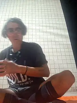 Snapshot of shaved chatting on 26, 11, 2025 shaved online show from 26, 11, 2025