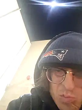 Snapshot of shaved chatting on 4, 12, 2025 shaved online show from 4, 12, 2025