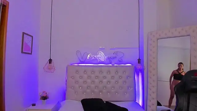 xiomara  cortes online show from 16, 3, 2025