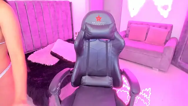 xiomara  cortes online show from 13, 10, 2025