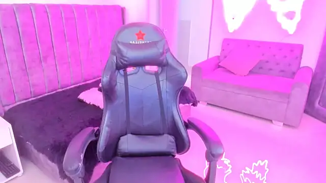 xiomara  cortes online show from 10, 11, 2025