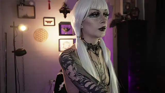 Snapshot of insania_9999_ chatting on 19, 7, 2026 insania 9999 online show from 19, 7, 2026