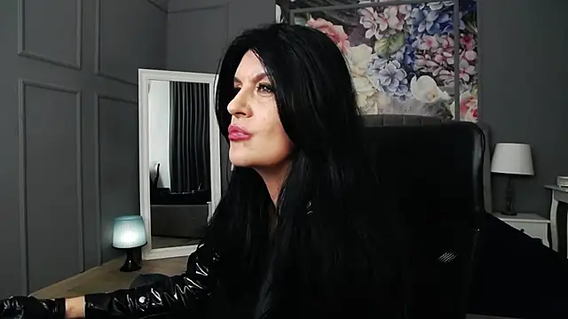 DomMelissaW online show from 5, 12, 2024