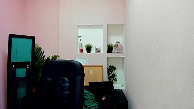 Persephoni online show from 16, 2, 2025